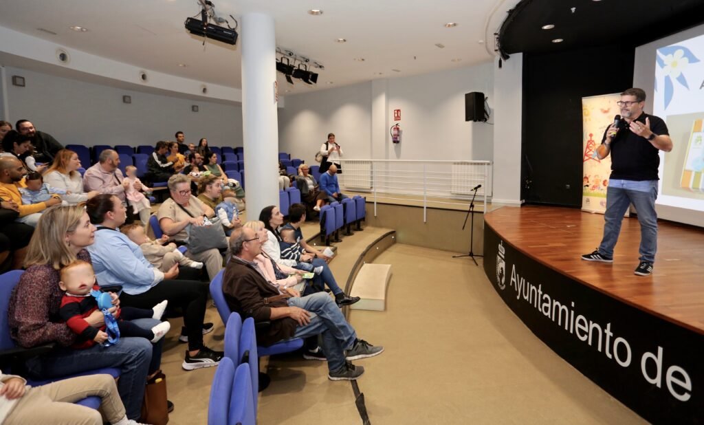 El Ayuntamiento de Coslada da la bienvenida a los nuevos vecinos y vecinas nacidos en los últimos meses en un acto festivo