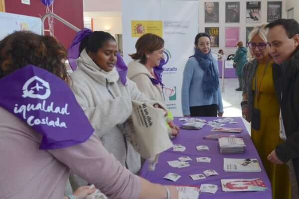 El Mercadillo Solidario de Coslada recauda más de 2.500 euros para apoyar a las supervivientes de violencias machistas y sus familias