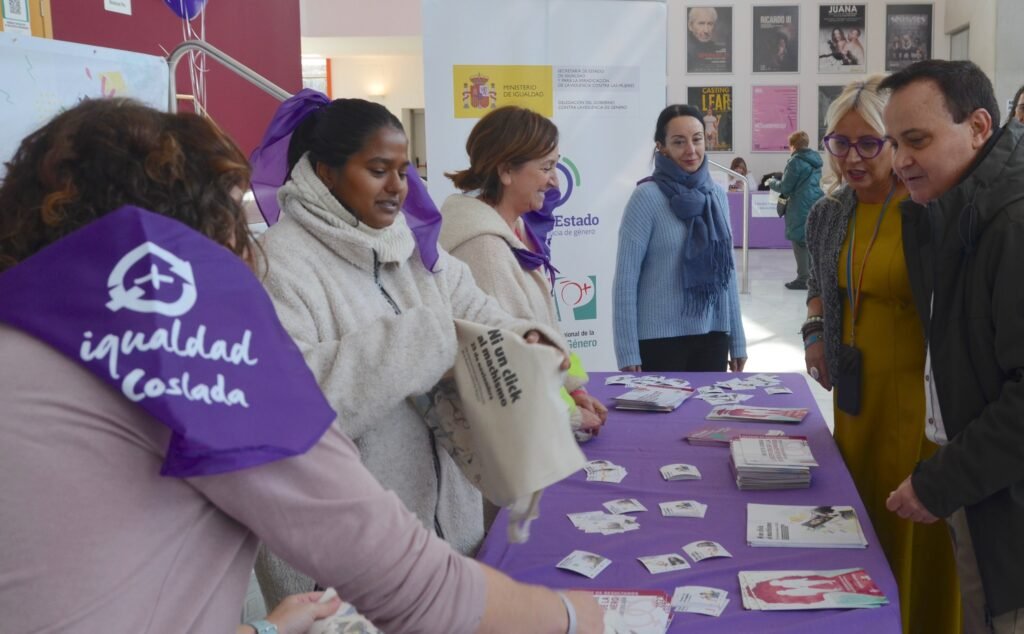 El Mercadillo Solidario de Coslada recauda más de 2.500 euros para apoyar a las supervivientes de violencias machistas y sus familias