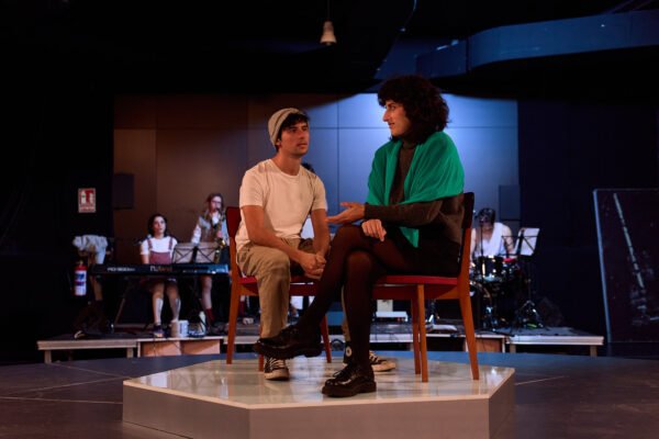 ‘Constelaciones’, dirigida por Sergio Peris Mencheta, llega este sábado al Teatro Municipal de Coslada a las 19 horas