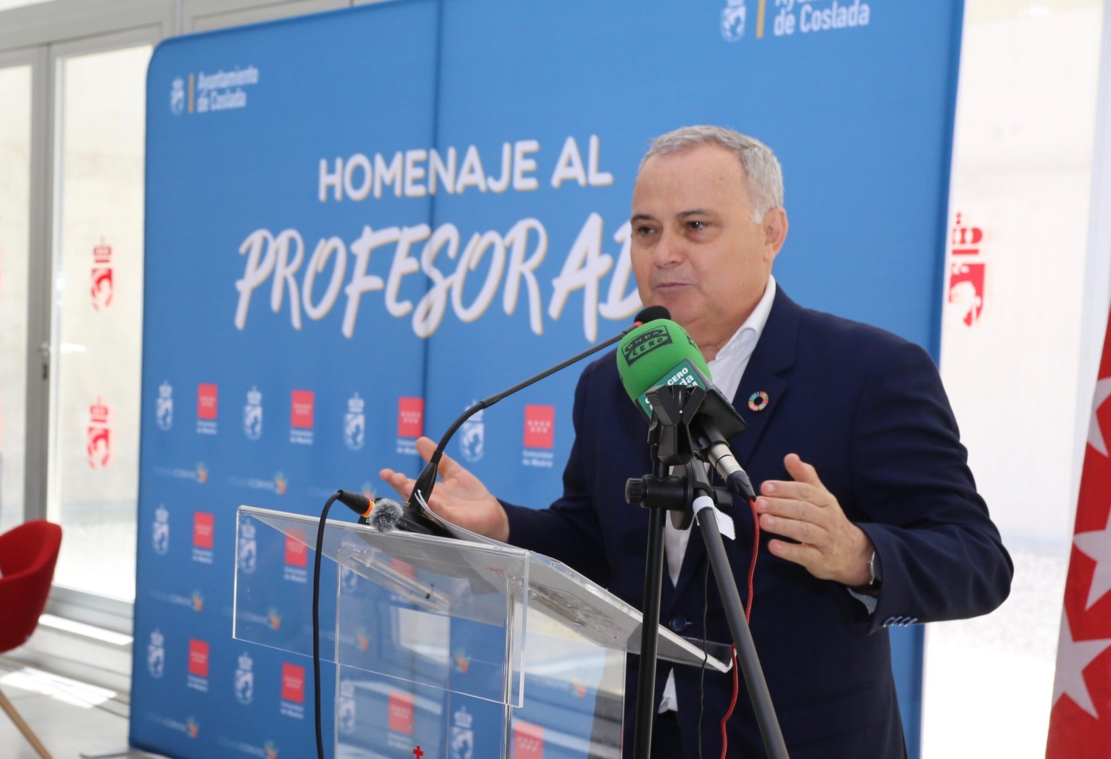 El Ayuntamiento de Coslada rinde homenaje a los docentes que se jubilan este año