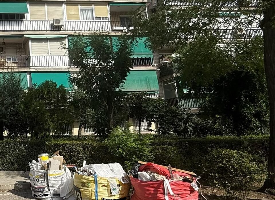 La Policía Local de Coslada intensifica la vigilancia contra los vertidos y el depósito ilegal de escombros