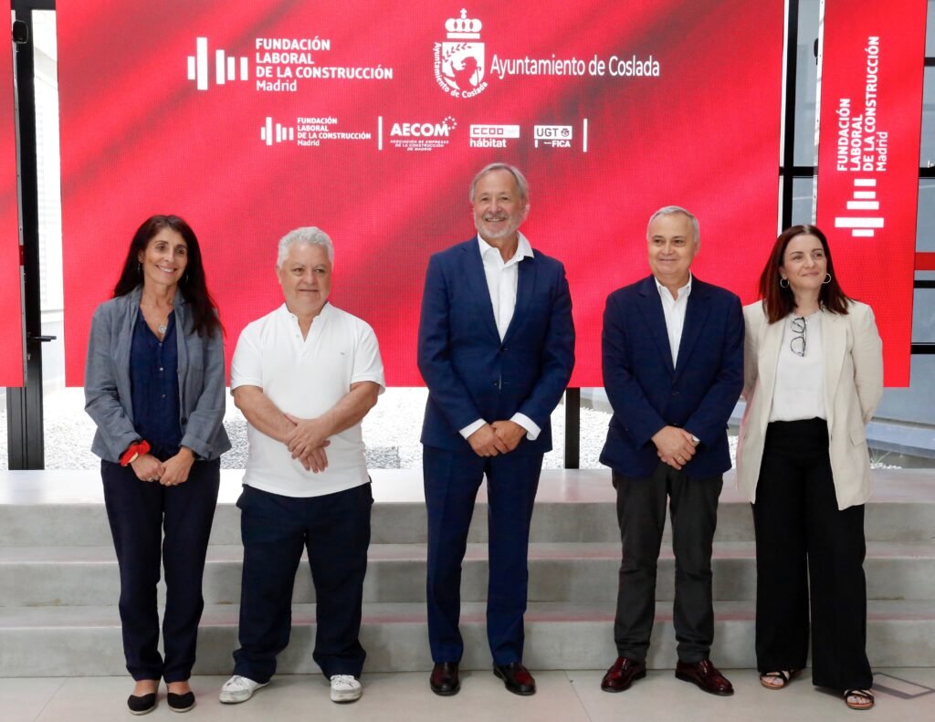 Quince jóvenes de Coslada se forman en construcción gracias a un plan de fomento local