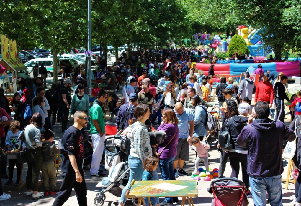 Coslada presenta la Guía de Programas y Recursos Municipales para el nuevo curso