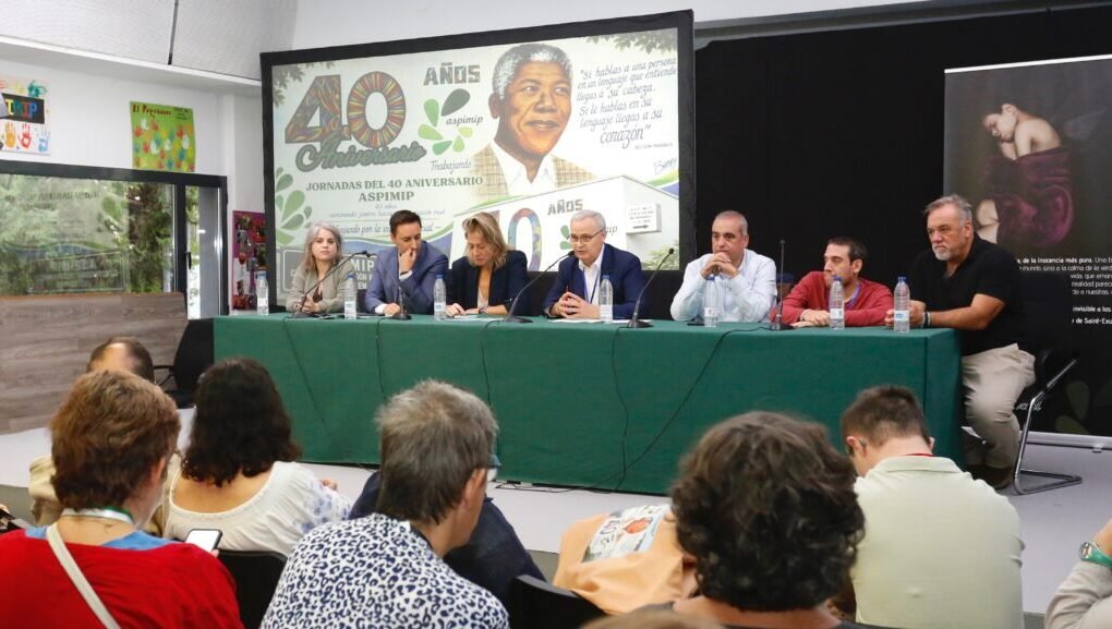 Coslada conmemora el 40 aniversario de ASPIMIP con la presencia del alcalde