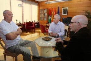 El Ayuntamiento de Coslada rinde tributo al Club Baloncesto Coslada en su 50 aniversario