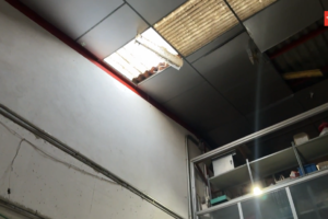 Un trabajador en estado crítico tras caer ocho metros en una nave industrial de Coslada